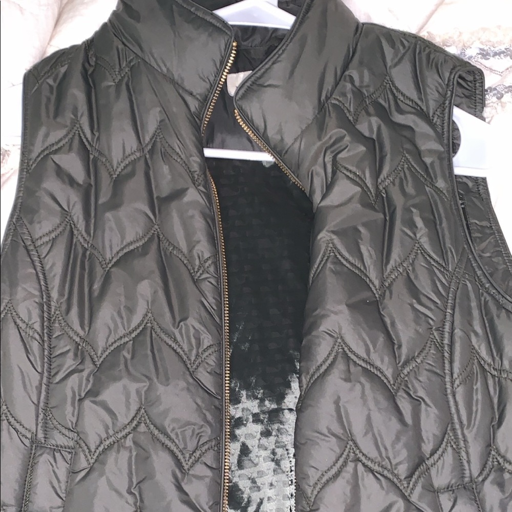 Vineyard vines vest